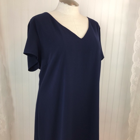 Shein Curve Plus Size 4X Dark Navy Crepe Sheath Dress, V-Neck & Short Sleeves - Picture 4 of 11